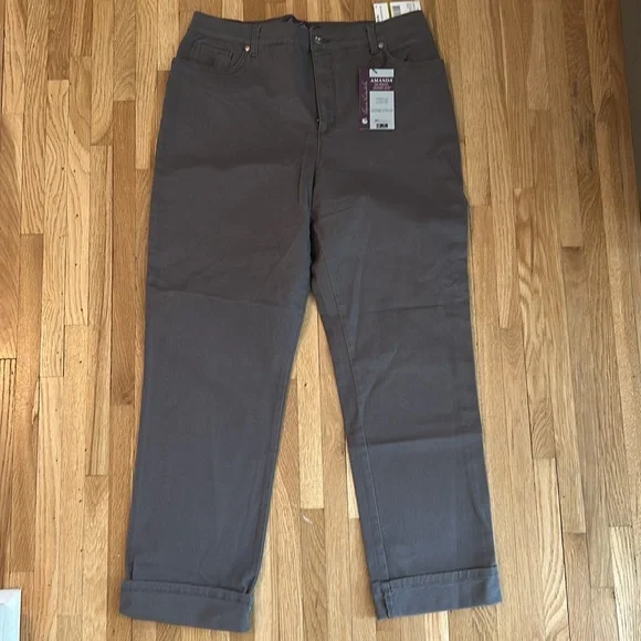 Gloria Vanderbilt. Gray Chinos Classic Straight-Leg - Picture 4 of 5